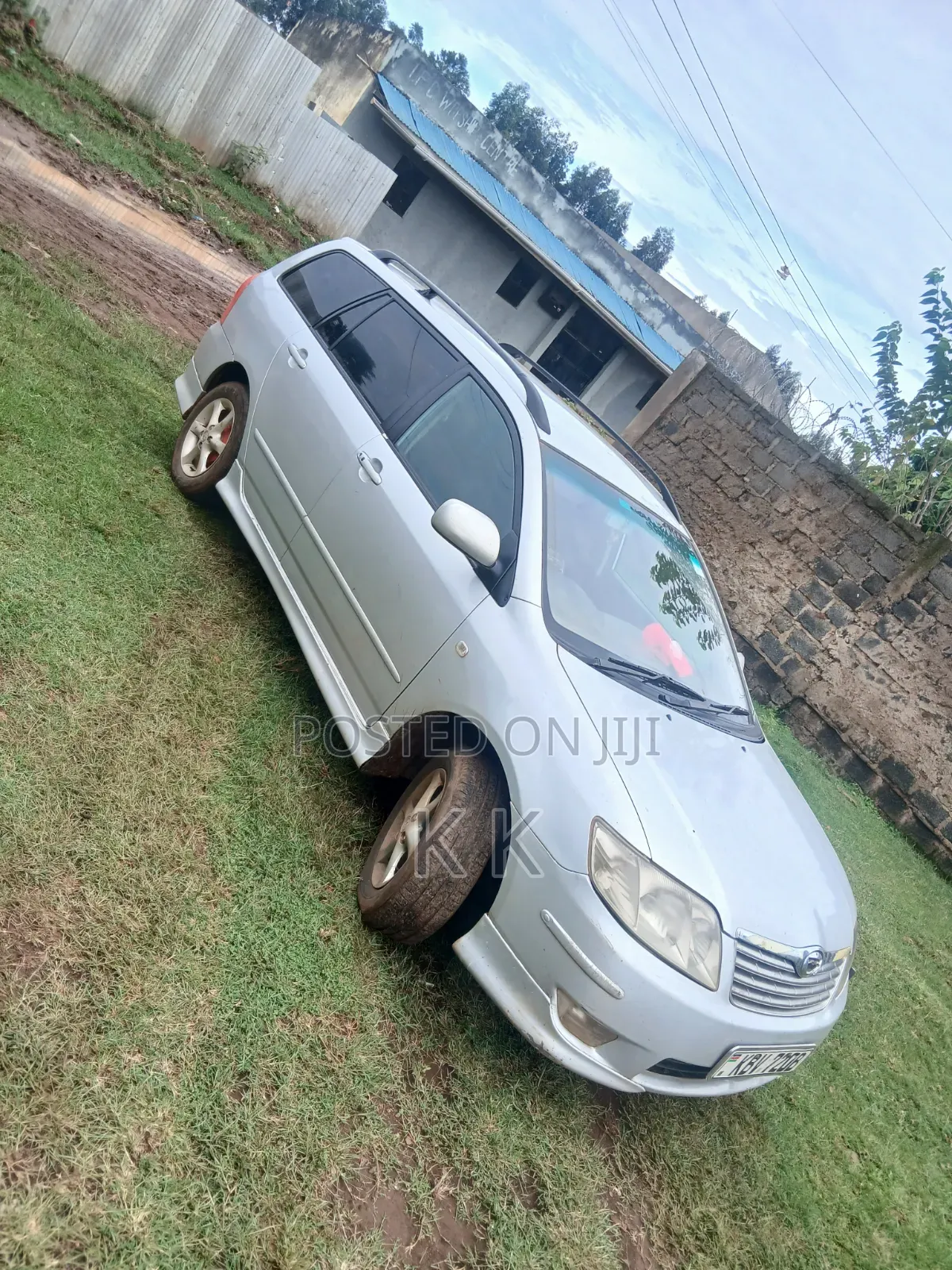 Toyota Corolla Fielder 1.5 Petrol FWD 2012 Silver