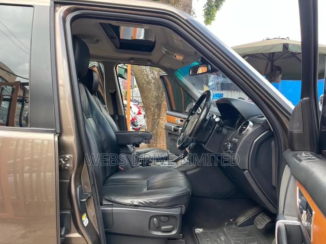 Land Rover Discovery 2012 Gray