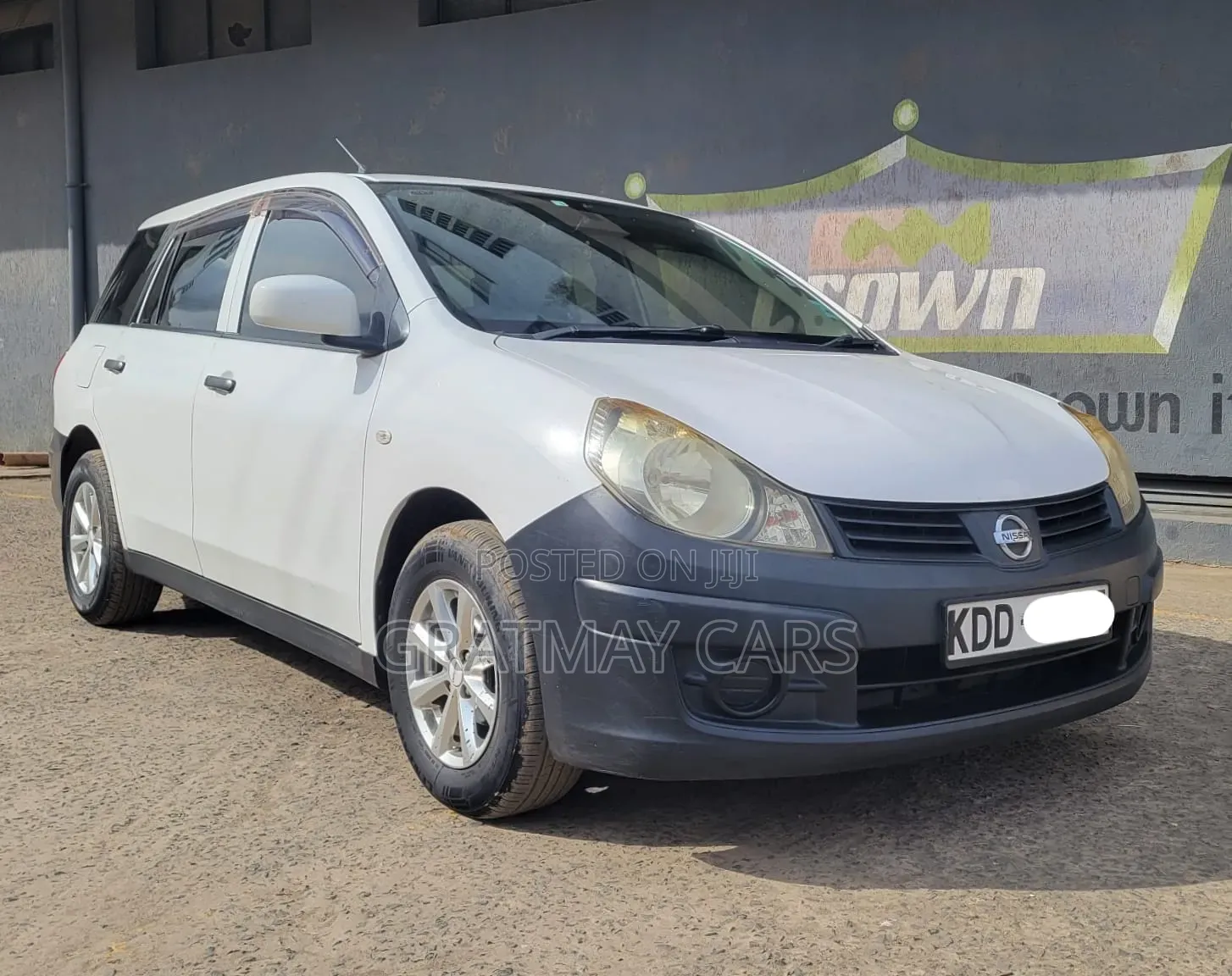 Nissan Advan 2014 White
