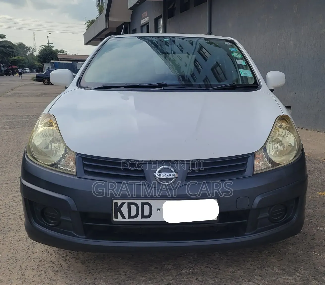 Nissan Advan 2014 White