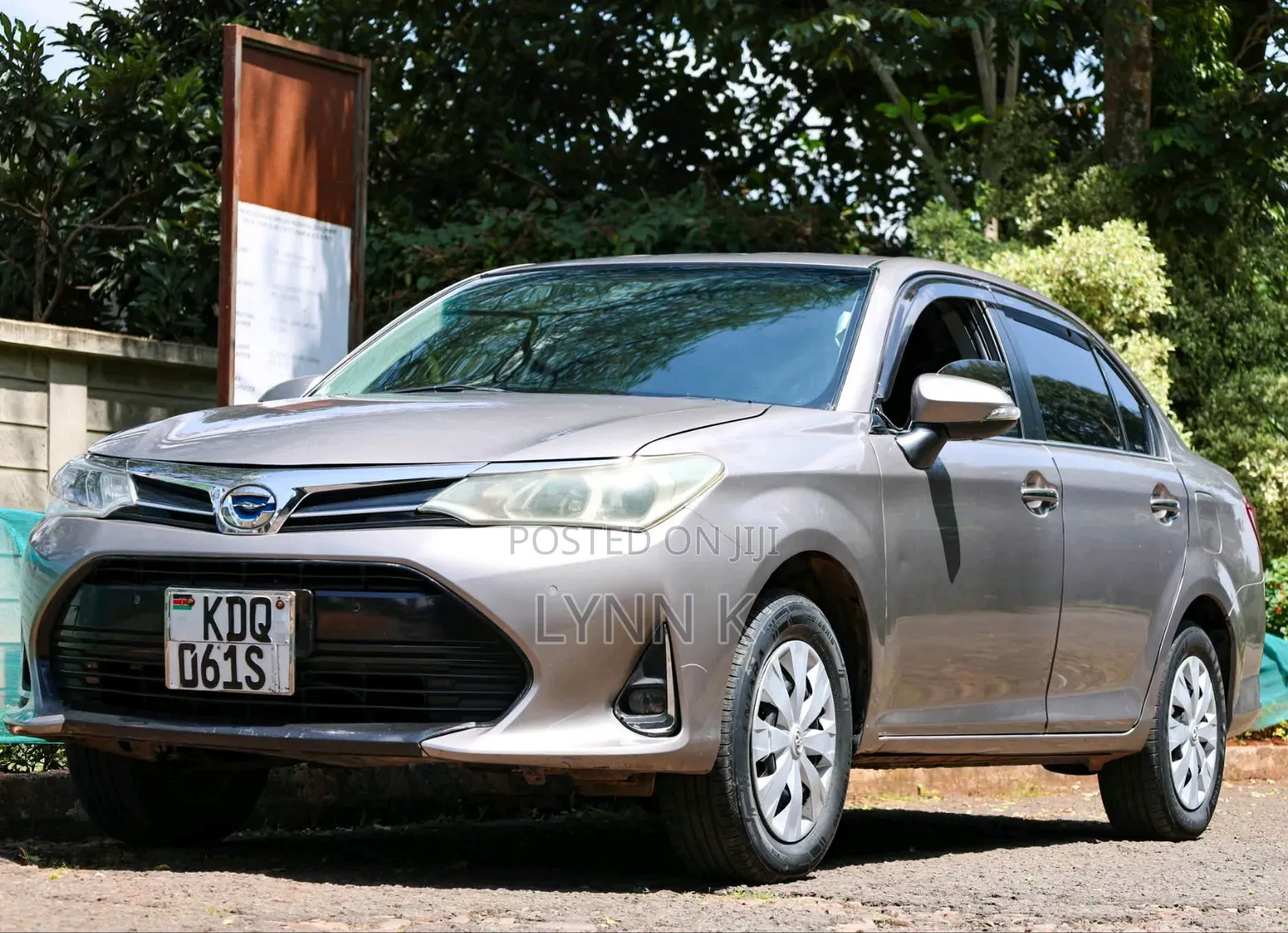 Toyota Axio 2017 Gold