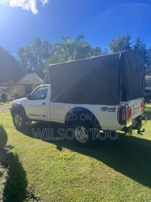 Nissan Hardbody 2016 White