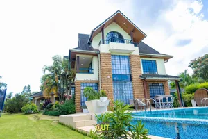 6bdrm Maisonette in Garden Estate, Thome for sale