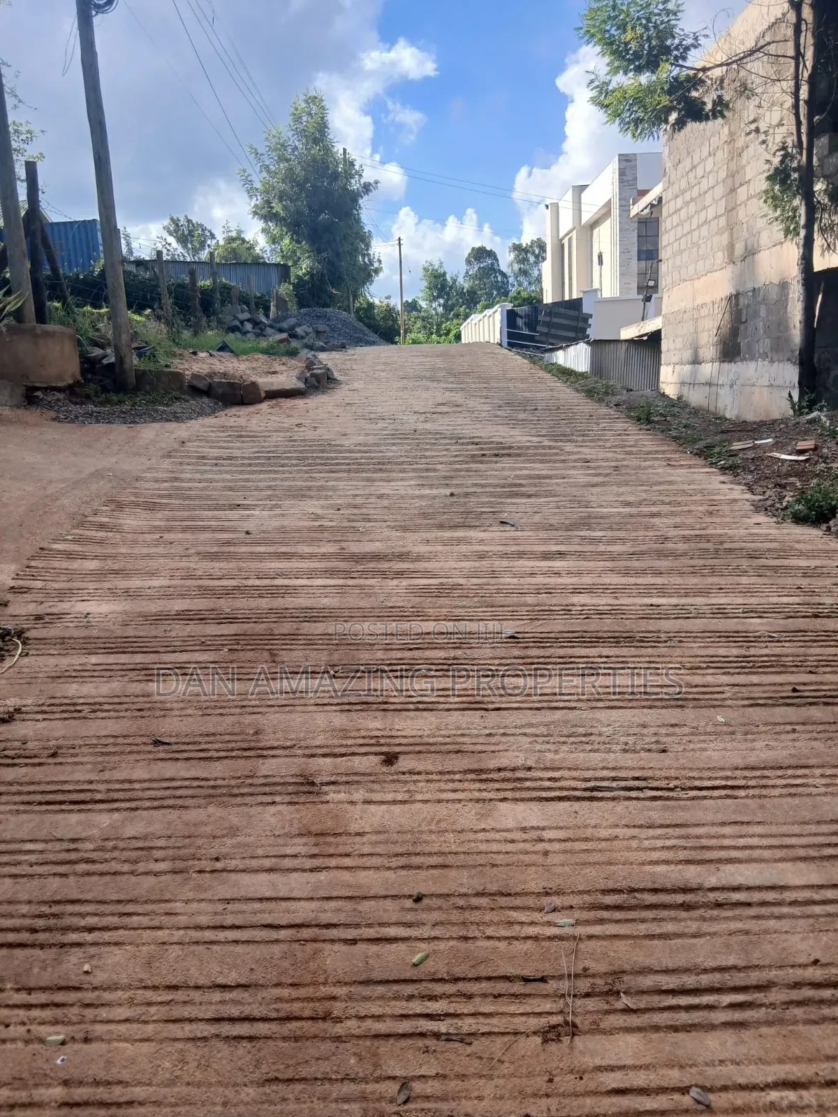 1/4 Acre Plot in Kerarapon Drive for Sale Subdivided Into 50 by 100