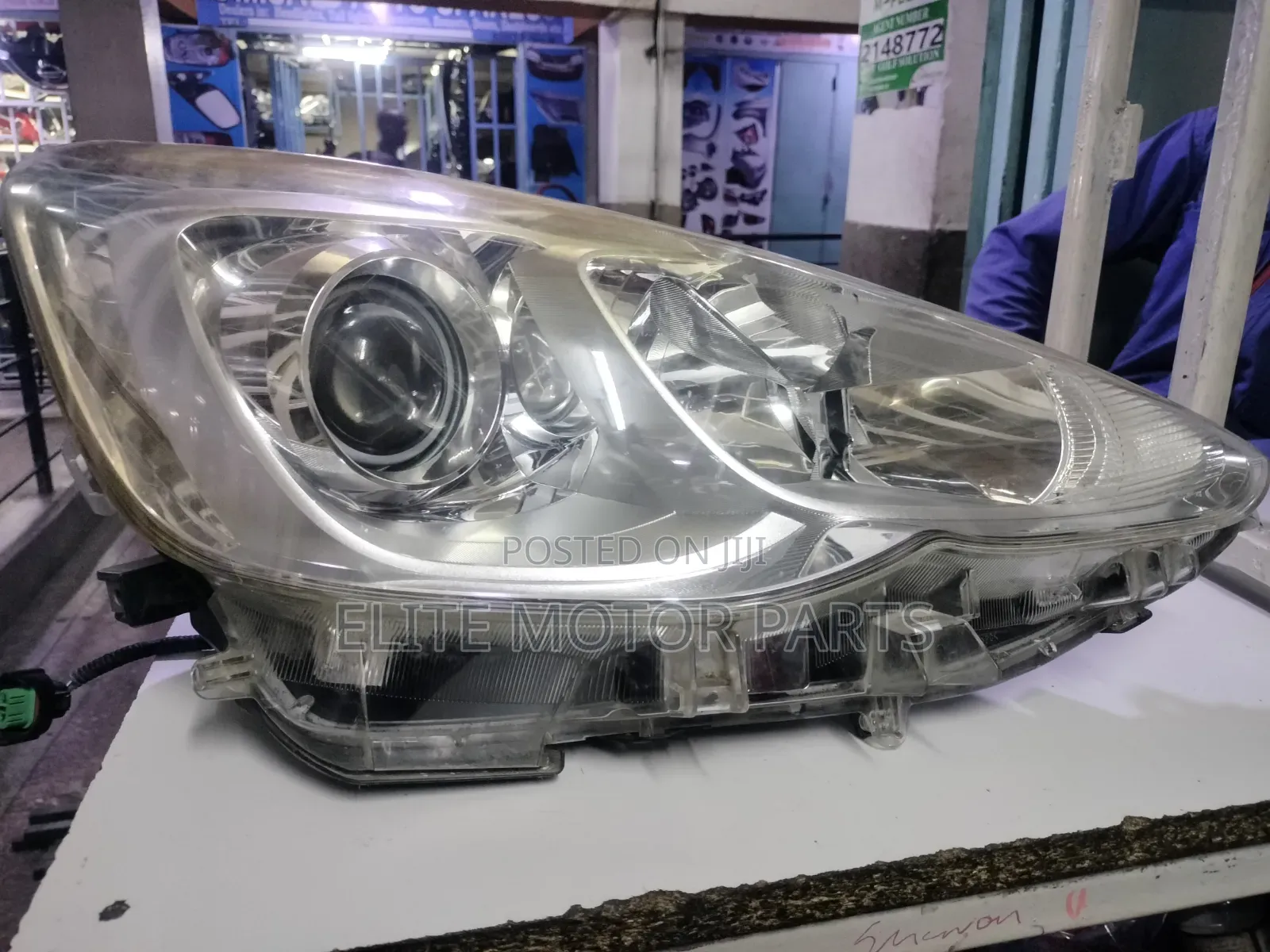 Toyota Aqua 2017 Headlight