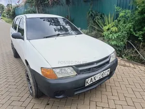 Nissan Advan 1999 White