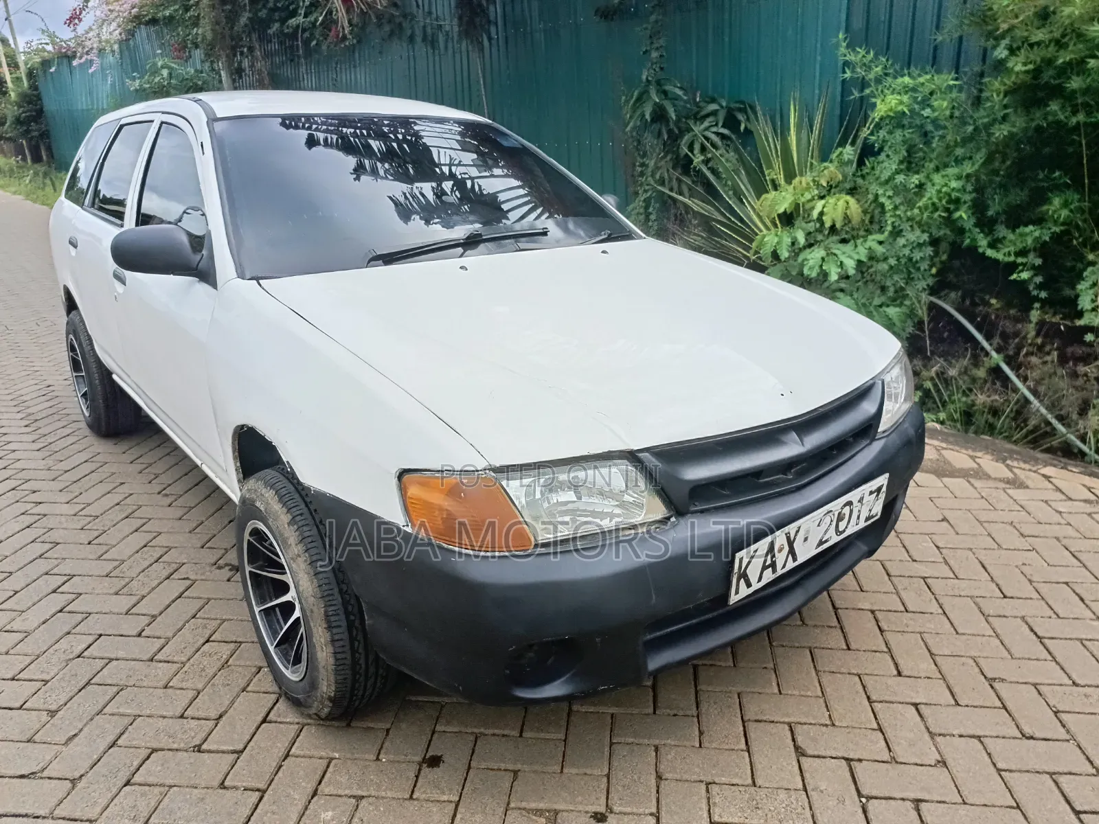 Nissan Advan 1999 White