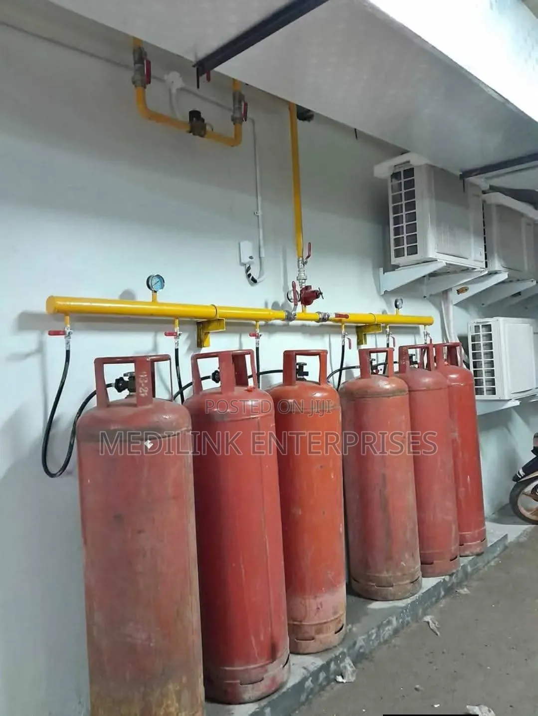 Modern Commercial Kitchen Gas Piping