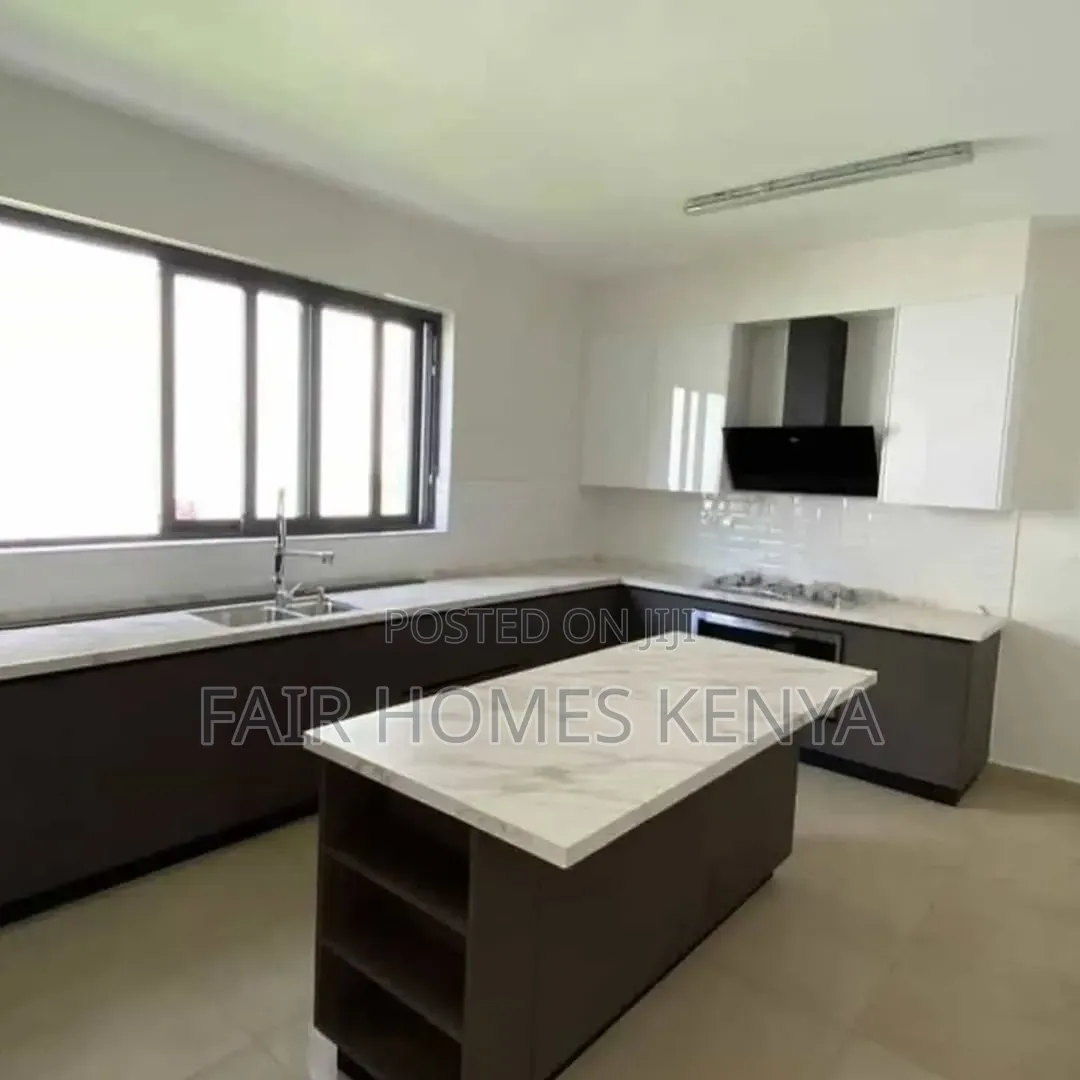 5bdrm Townhouse / Terrace in Muthangari Drive for rent