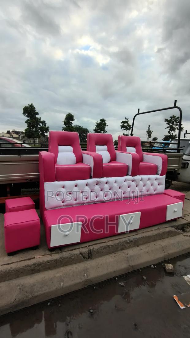 3 Seater Modern Pedicure Seat - thumbnail 2