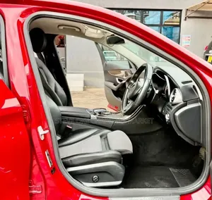 Mercedes-Benz C200 2018 Red