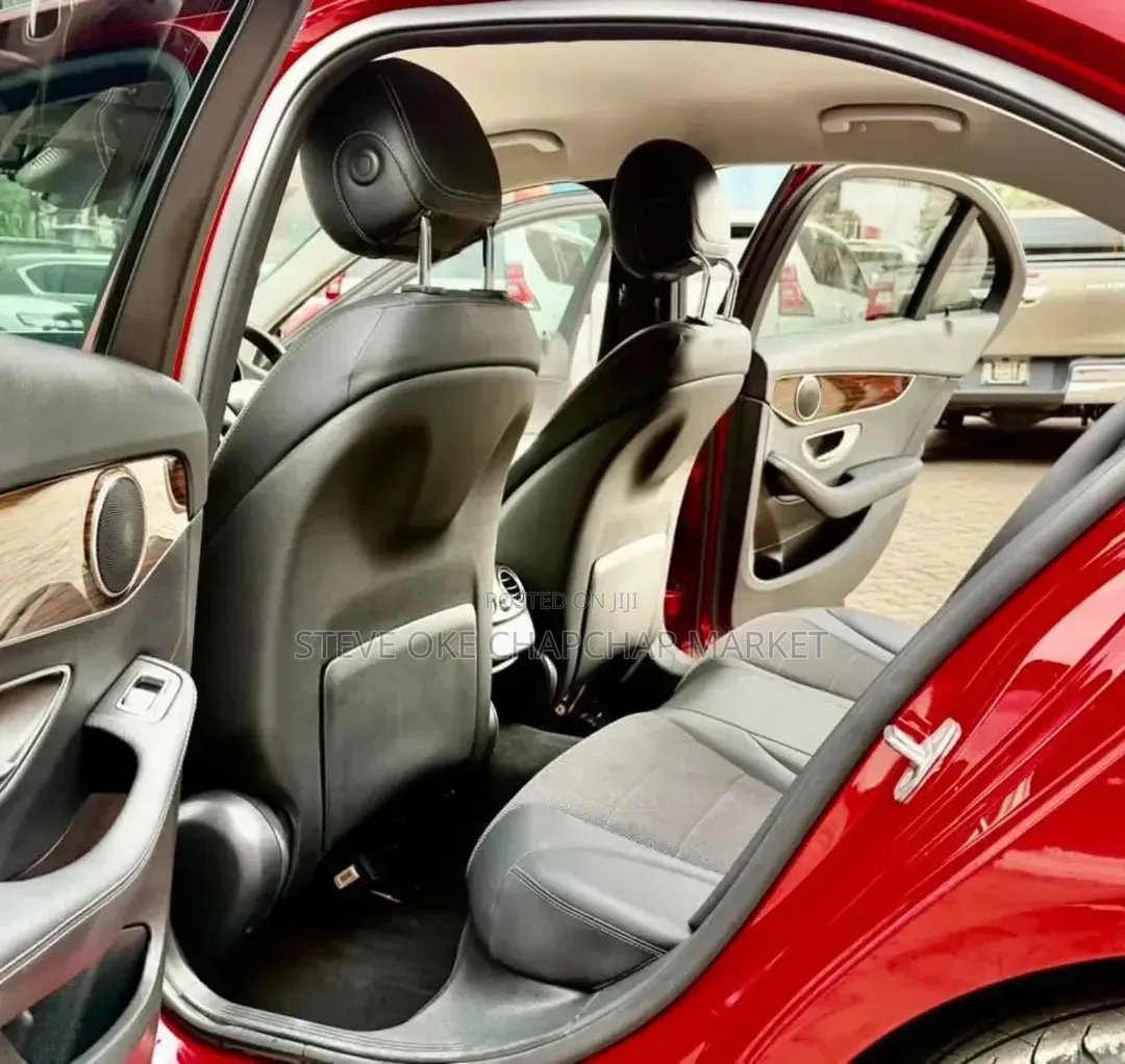 Mercedes-Benz C200 2018 Red