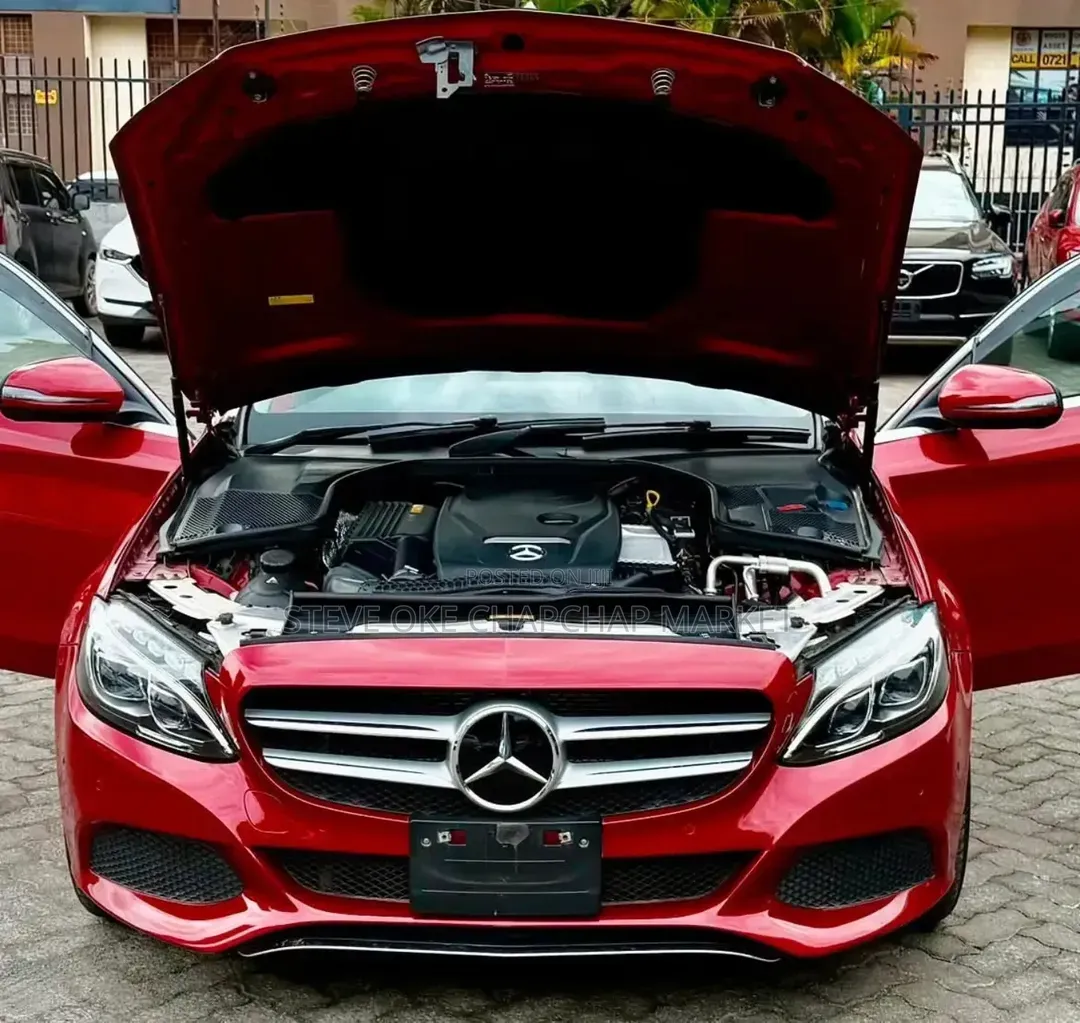 Mercedes-Benz C200 2018 Red