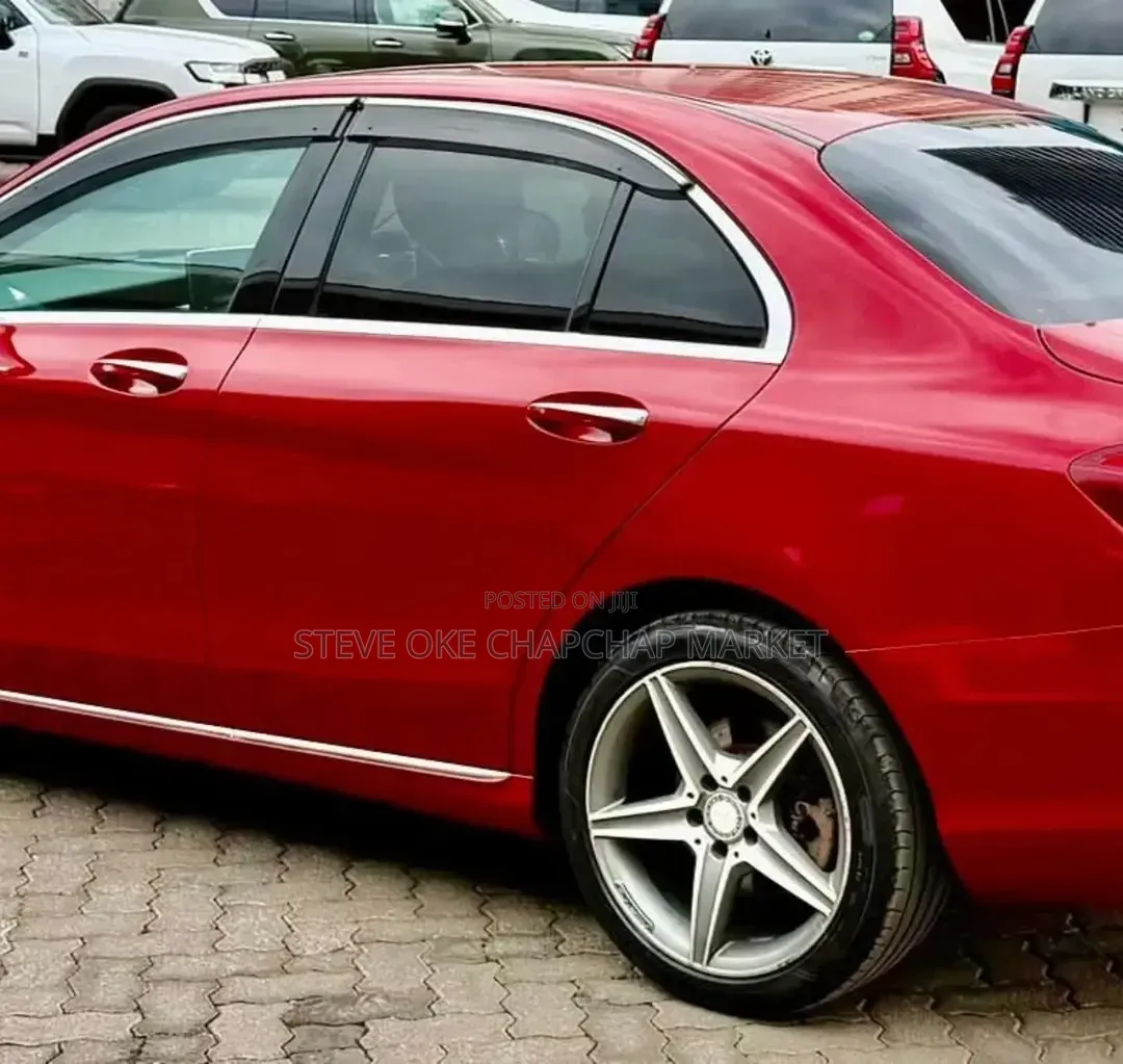 Mercedes-Benz C200 2018 Red