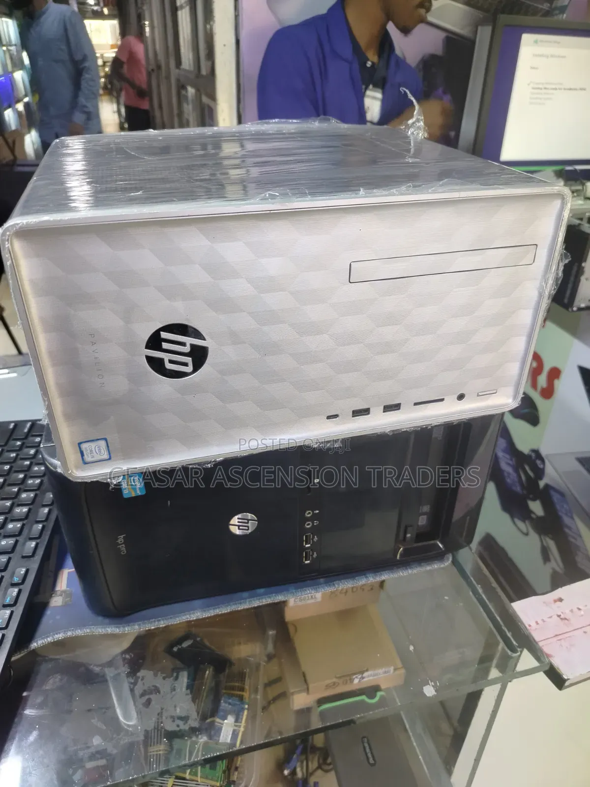 Desktop Computer HP Pavilion 27 8GB Intel Core i5 HDD 500GB