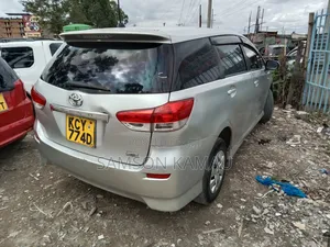 Toyota Wish 2012 Silver