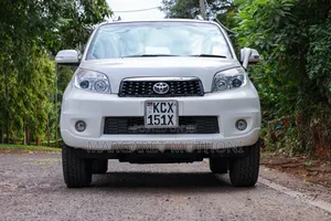 Toyota Rush 2012 White