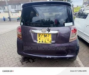 Toyota Ractis 2010 Purple