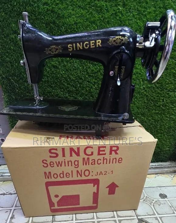 Singer Seewing Machine - main view