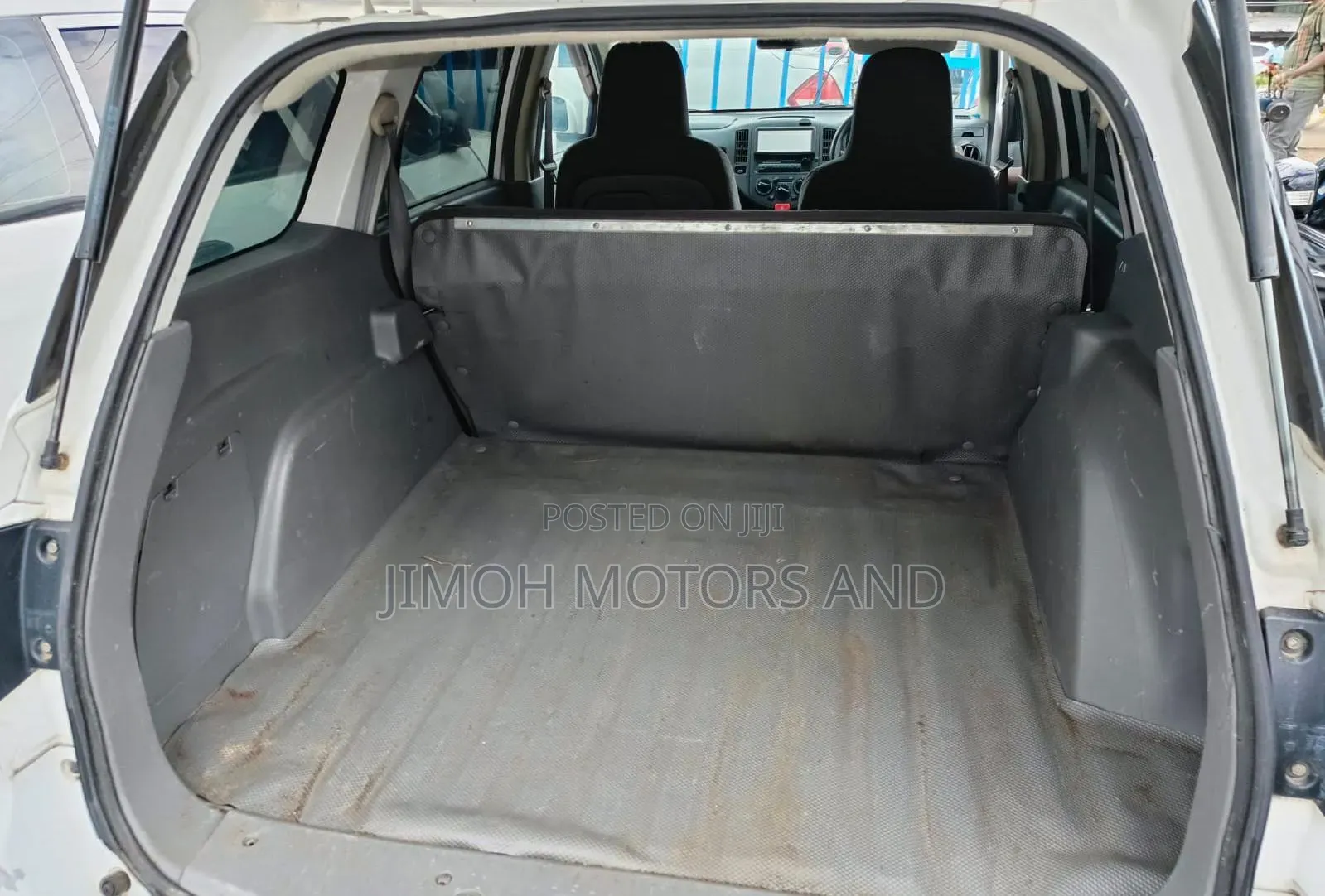 Nissan Advan 2015 White
