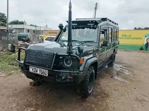 Land Cruiser Tour Van for Hire