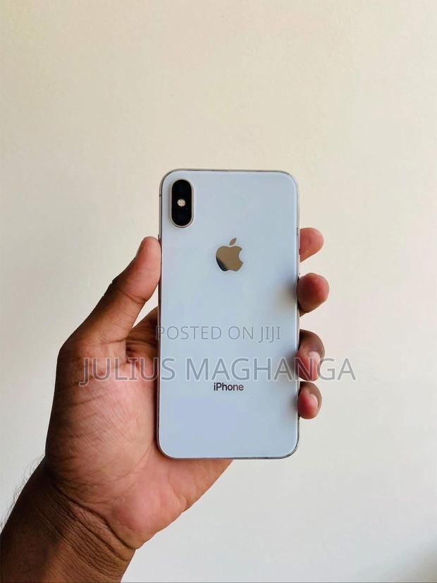 Apple iPhone XS 64 GB White