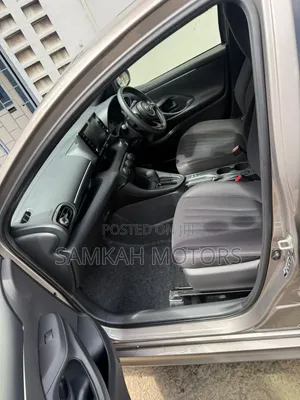 Toyota Yaris 2020 Gray