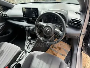 Toyota Yaris 2020 Gray