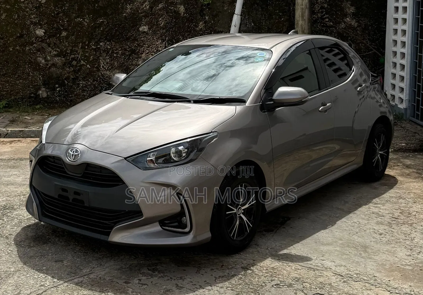 Toyota Yaris 2020 Gray