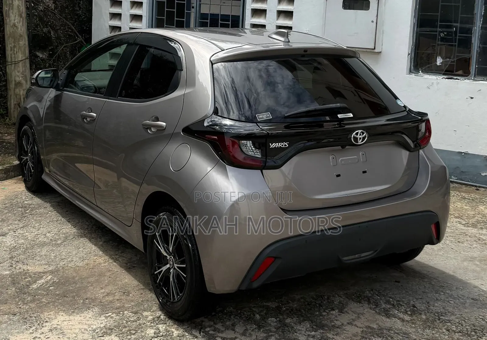 Toyota Yaris 2020 Gray