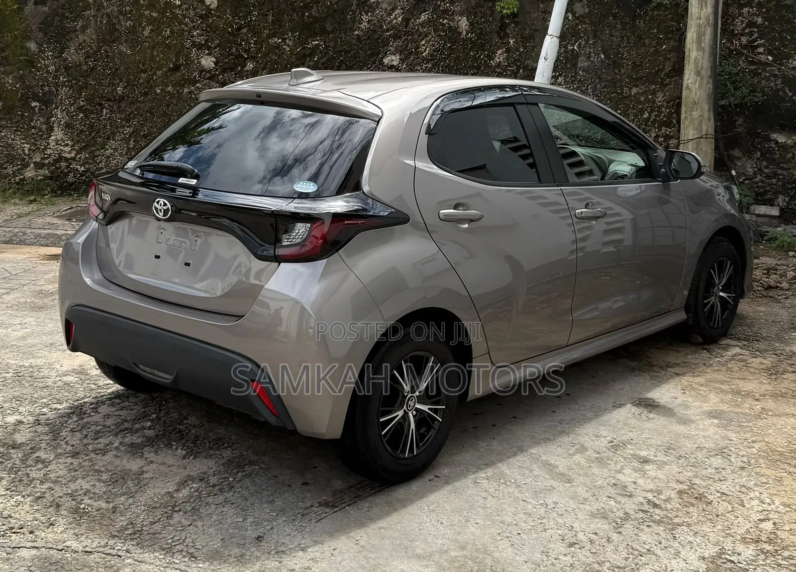 Toyota Yaris 2020 Gray