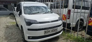 Toyota Spade 2017 White
