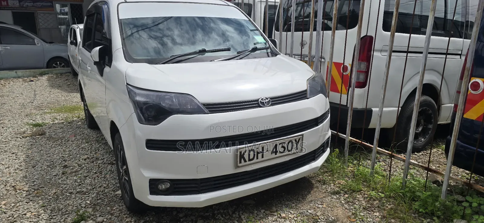 Toyota Spade 2017 White