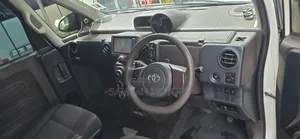 Toyota Spade 2017 White