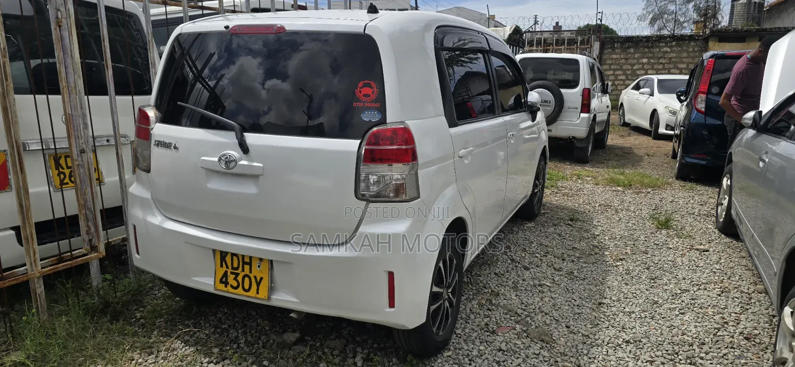 Toyota Spade 2017 White