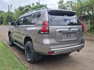 Toyota Land Cruiser Prado 2.8 2019 White