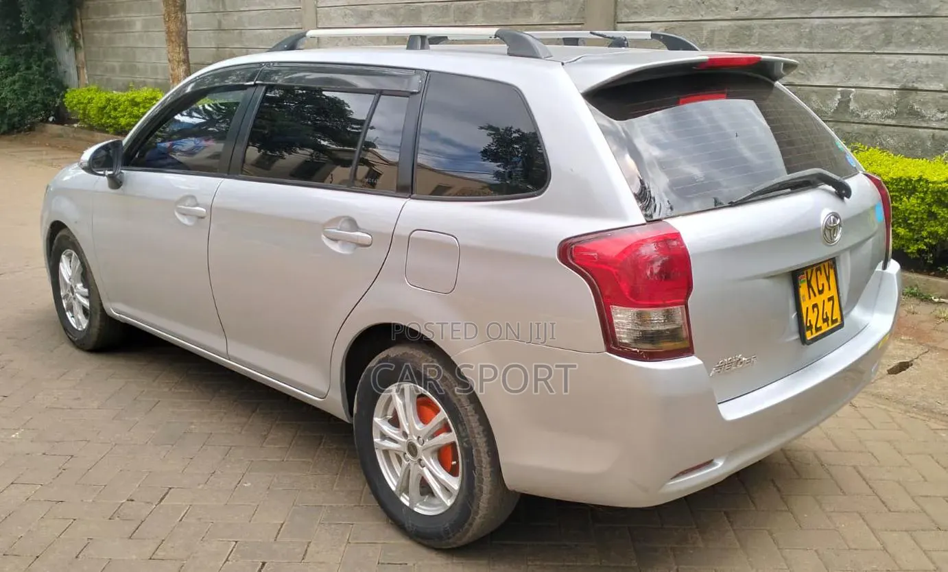 Toyota Corolla Fielder 2012 Silver