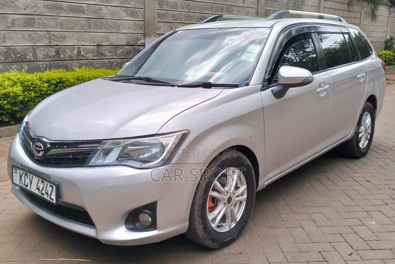 Toyota Corolla Fielder 2012 Silver