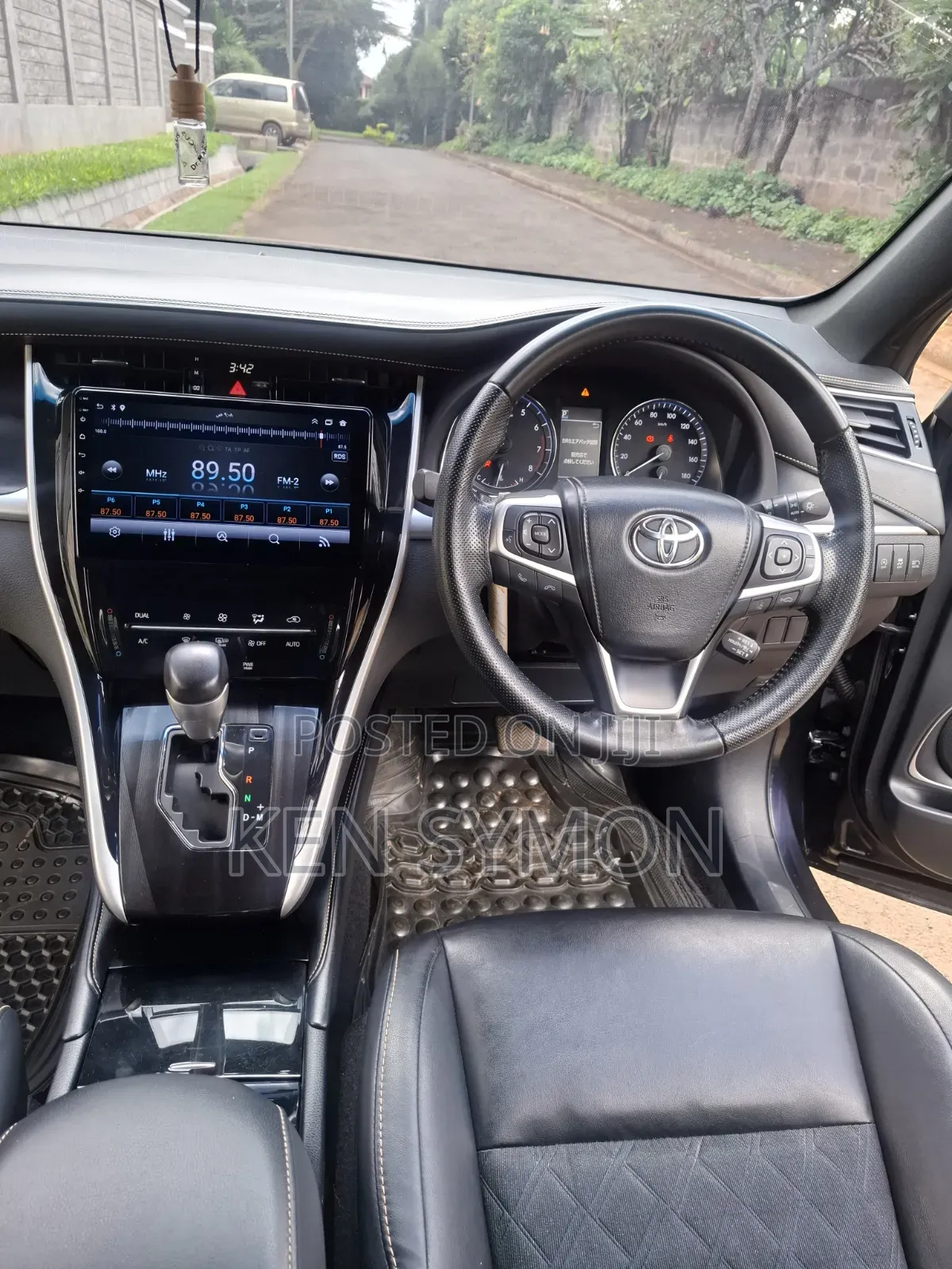 Toyota Harrier 2.0 2017 Black