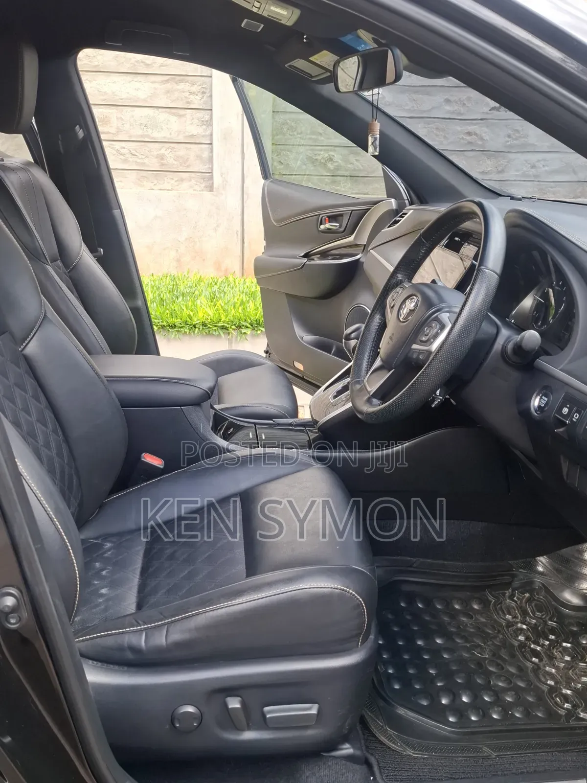 Toyota Harrier 2.0 2017 Black
