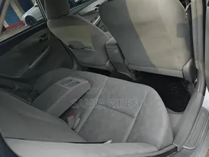 Toyota Axio 2011 Silver