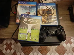 Ps4 Standard.With 3 Games and One Original Gaming Pad.