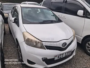 Toyota Vitz 2010 White