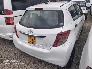 Toyota Vitz 2010 White
