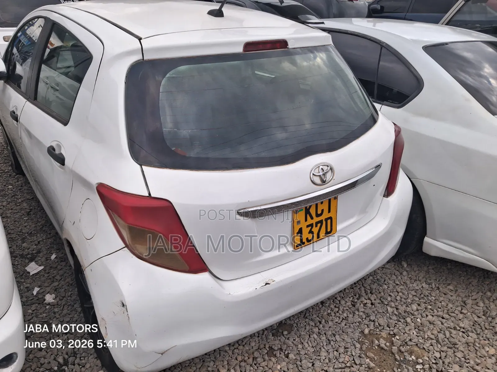 Toyota Vitz 2010 White