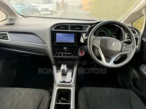 Honda Fit Shuttle 1.5 Hybrid 2WD 2020 Silver