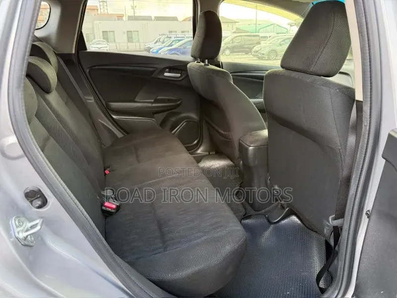 Honda Fit Shuttle 1.5 Hybrid 2WD 2020 Silver