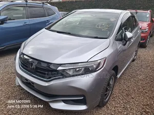 Honda Fit Shuttle 2019 Silver