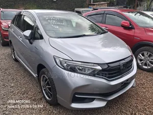 Honda Fit Shuttle 2019 Silver