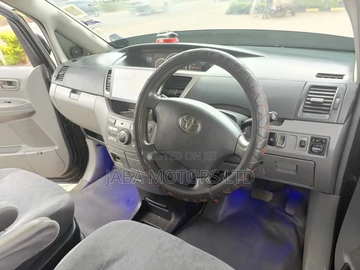 Toyota Noah 2007 Blue